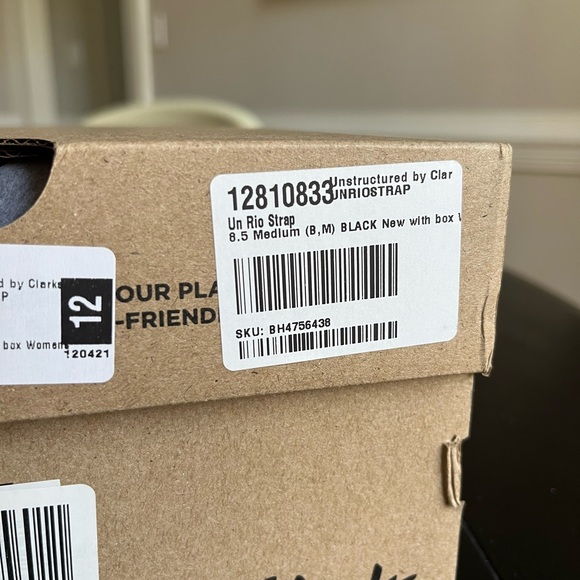 NWT Unstructured by Clarks Women’s Un Rio Strap Suede Shoes Black Snake 8.5 - Picture 14 of 15